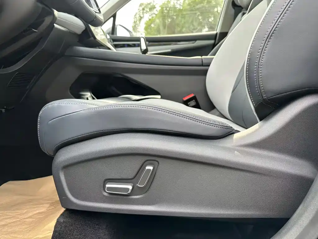 GEELY AUTOMOBILE BOYUE L