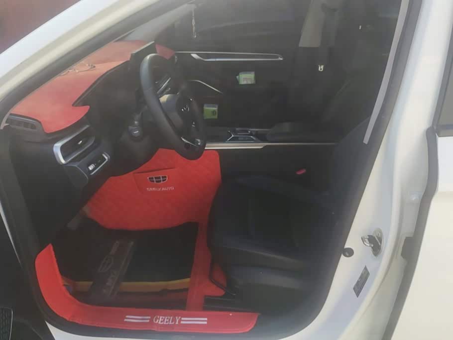 Geely Emgrand 1.4 л 2023 г. Белый, пробег 32800 км