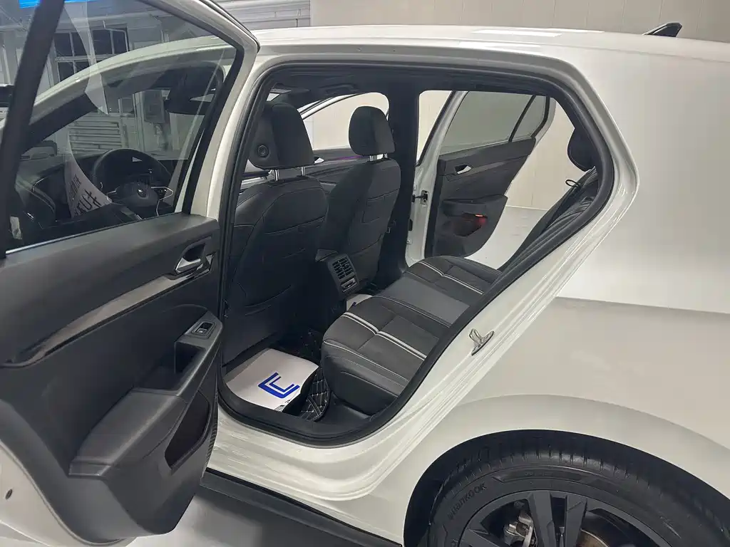 Volkswagen Golf — миниатюра 12