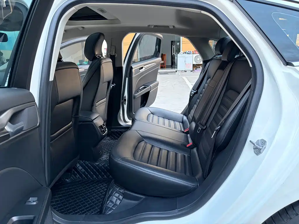 Ford Mondeo — миниатюра 14
