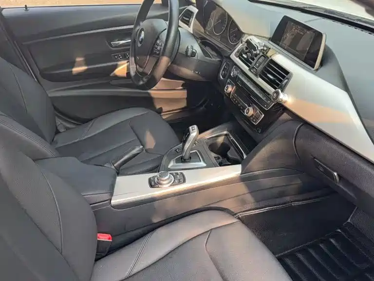 BMW 3 Series — миниатюра 4