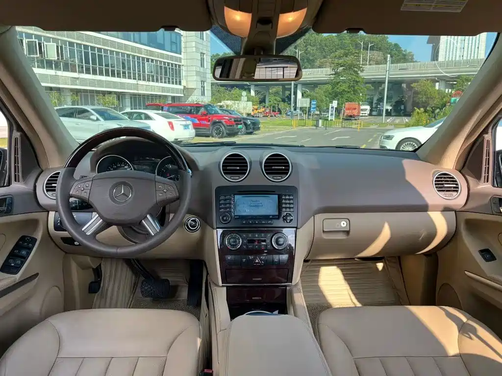 Mercedes-Benz M-Class — миниатюра 6