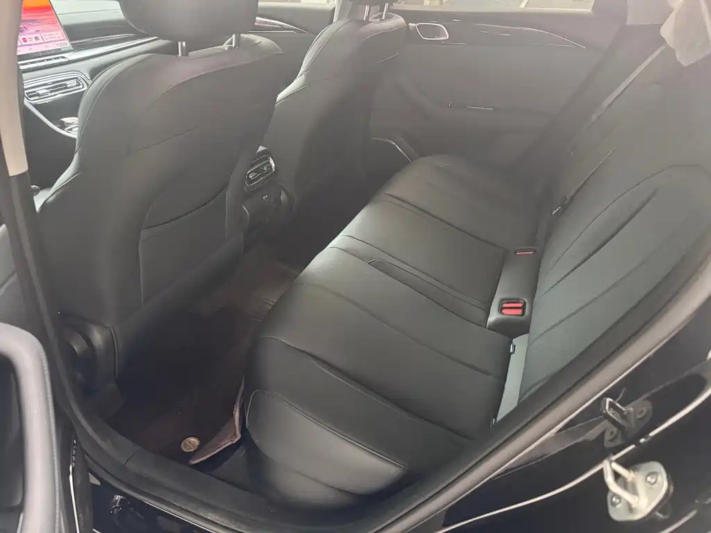 Geely Emgrand — миниатюра 9