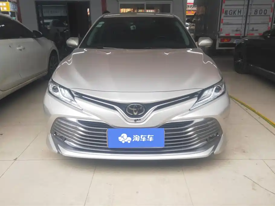TOYOTA CAMRY