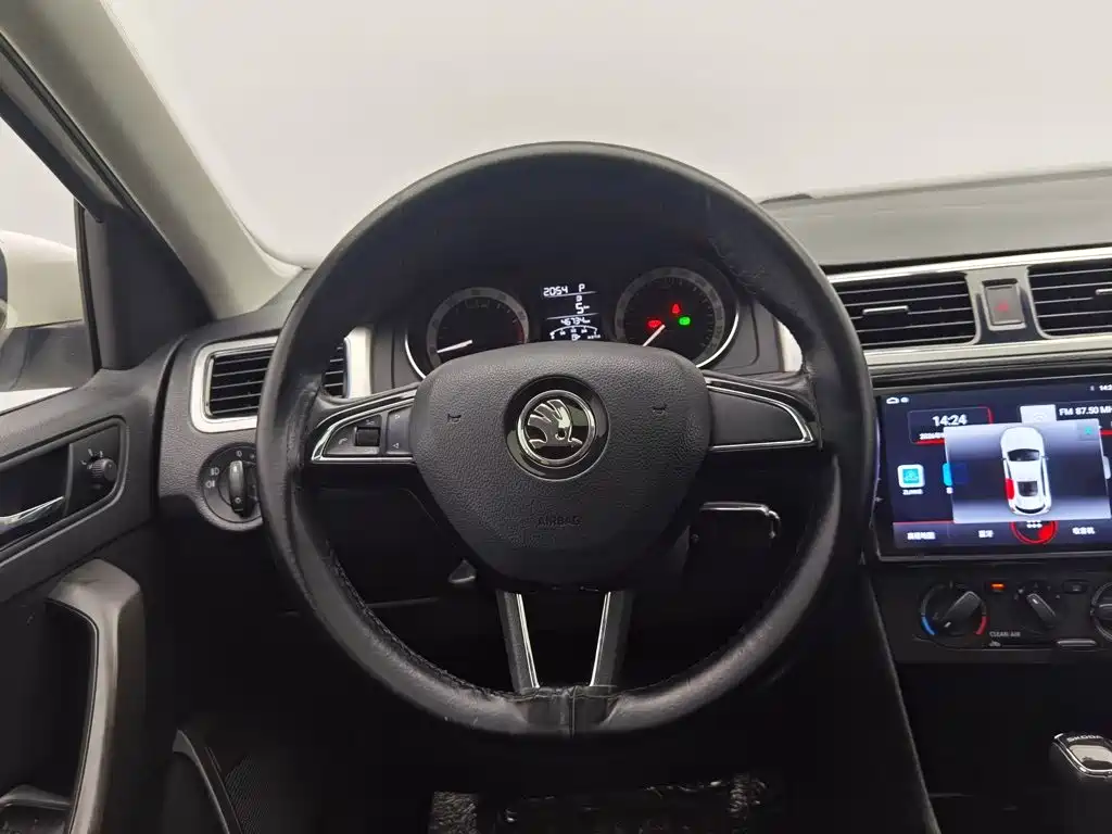 Skoda Rapid Spaceback — миниатюра 11