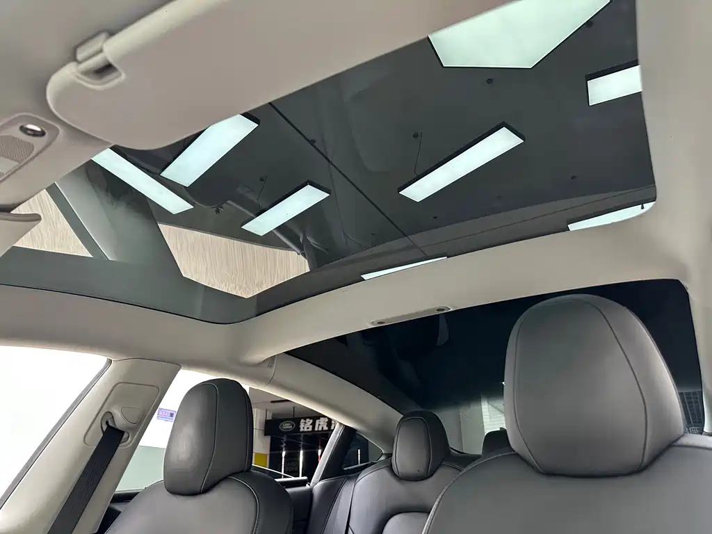 Tesla Model 3 — миниатюра 28