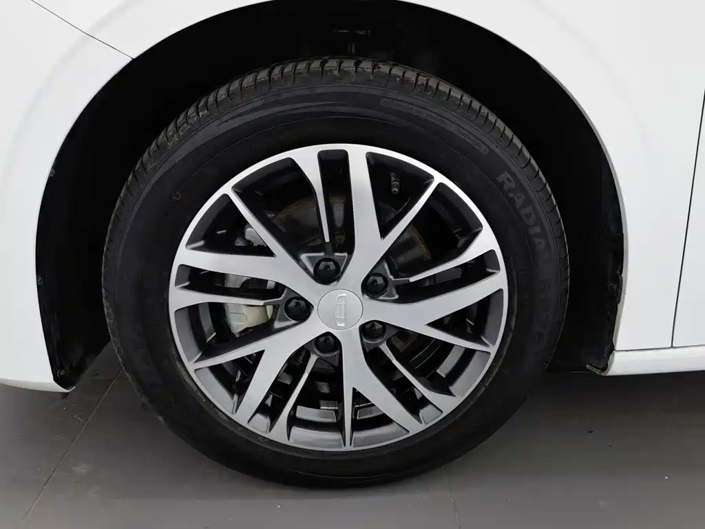 Geely Emgrand — миниатюра 17