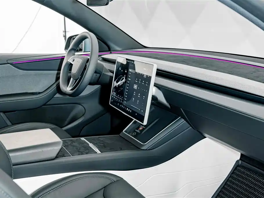 Tesla Model Y — миниатюра 17