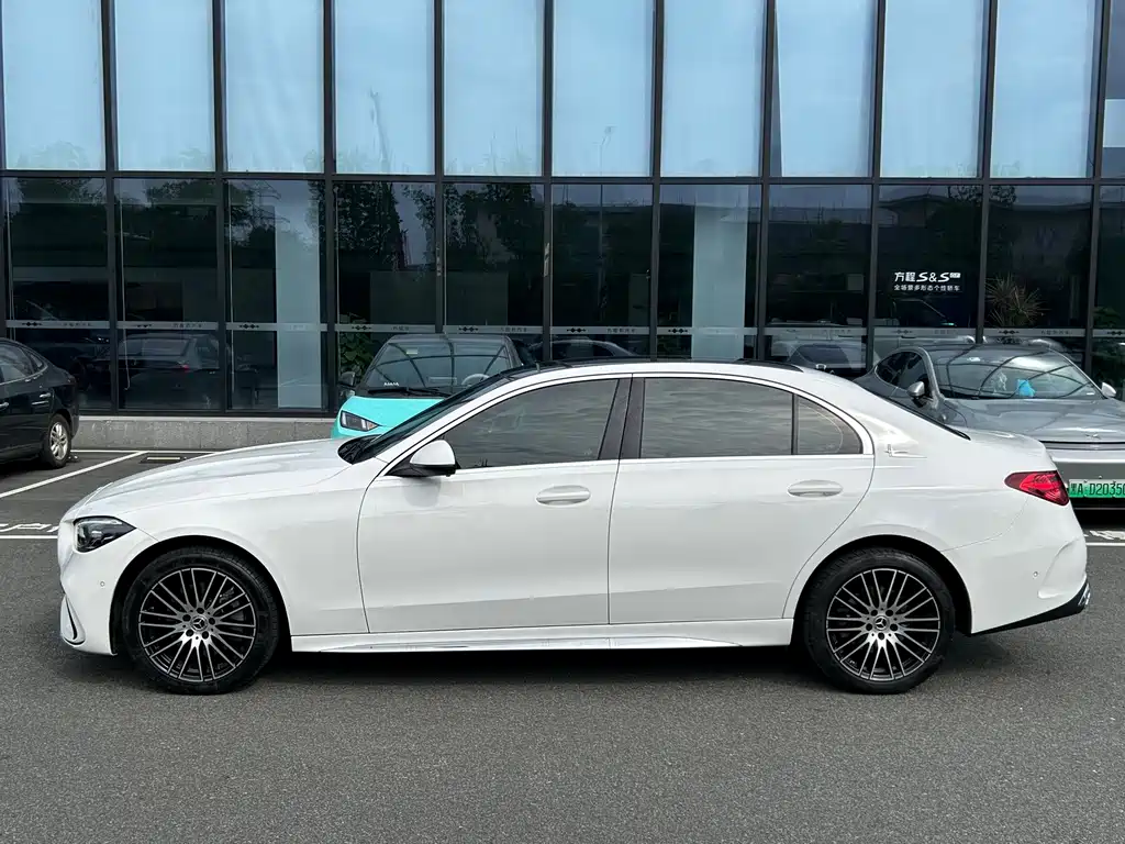 Mercedes-Benz C-Class — миниатюра 4