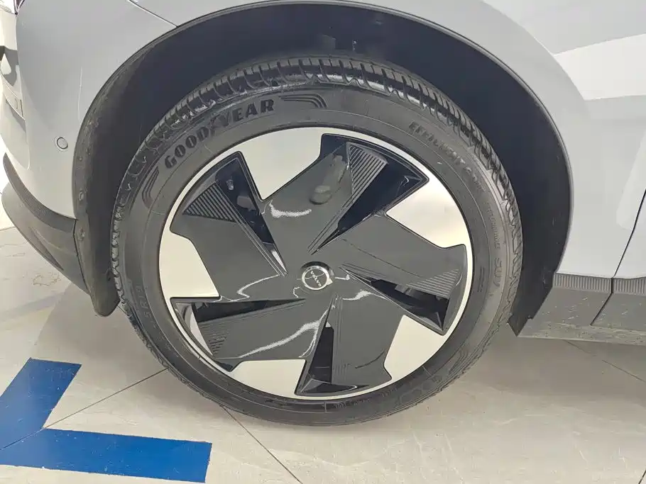 Volvo EX30 — миниатюра 6