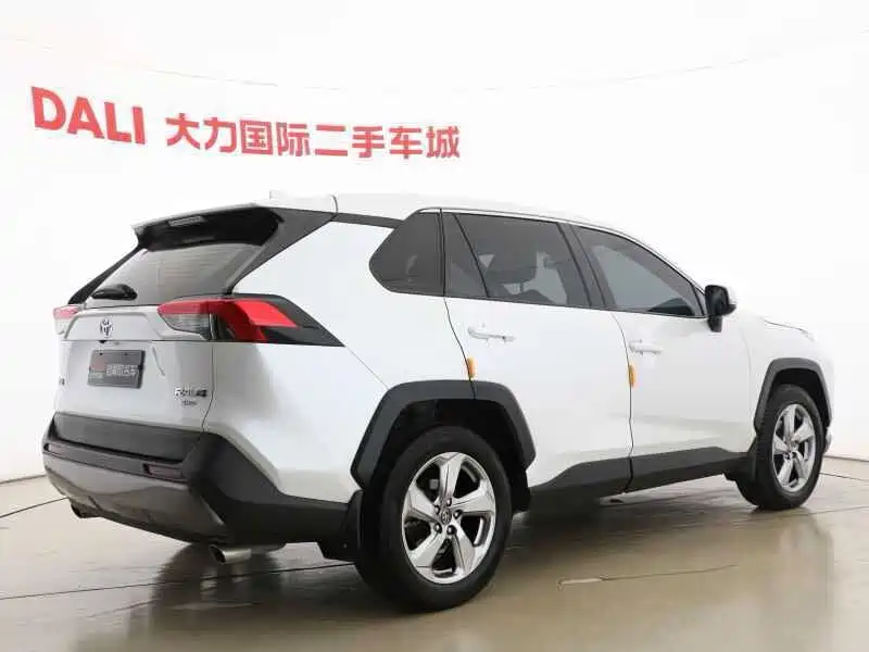 Toyota RAV4 — миниатюра 13