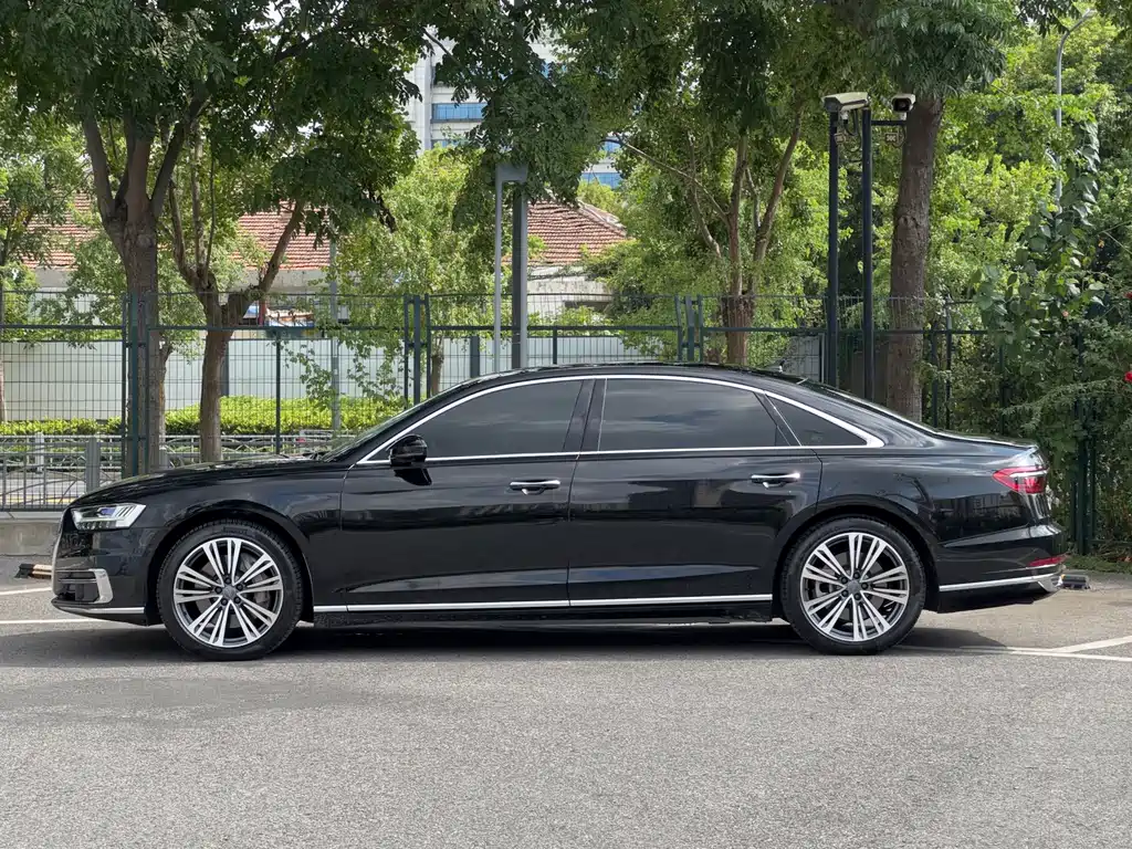 Audi A8 — миниатюра 7