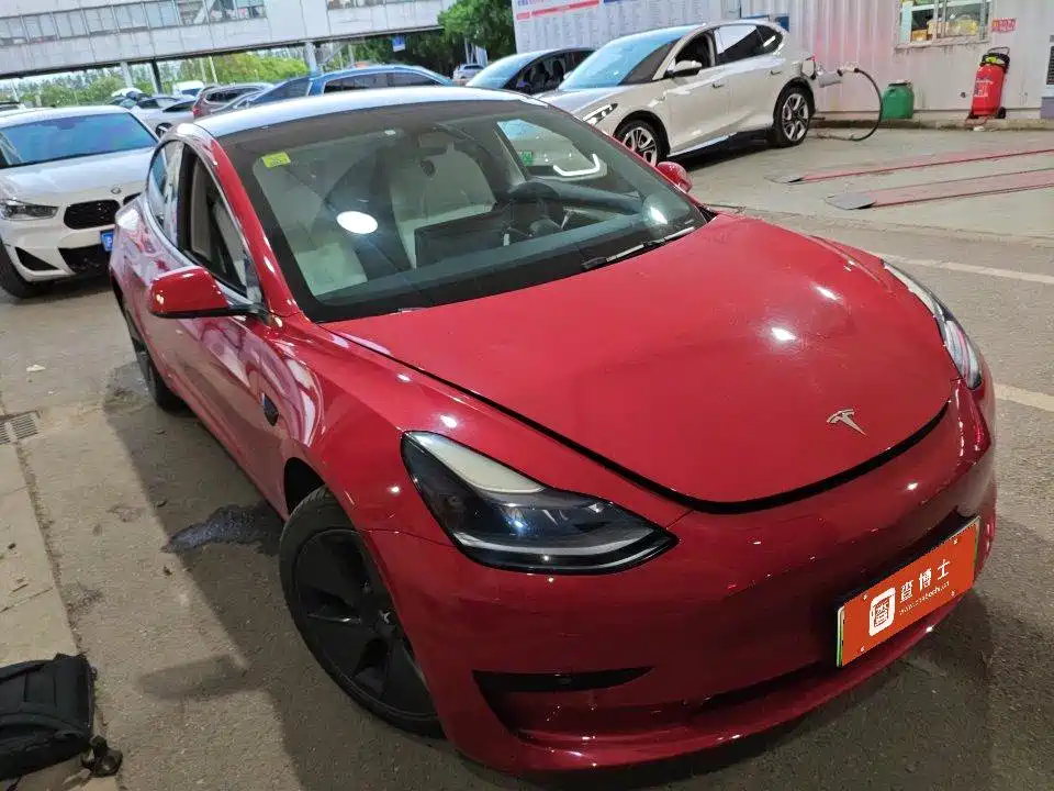 Tesla Model 3 — миниатюра 2
