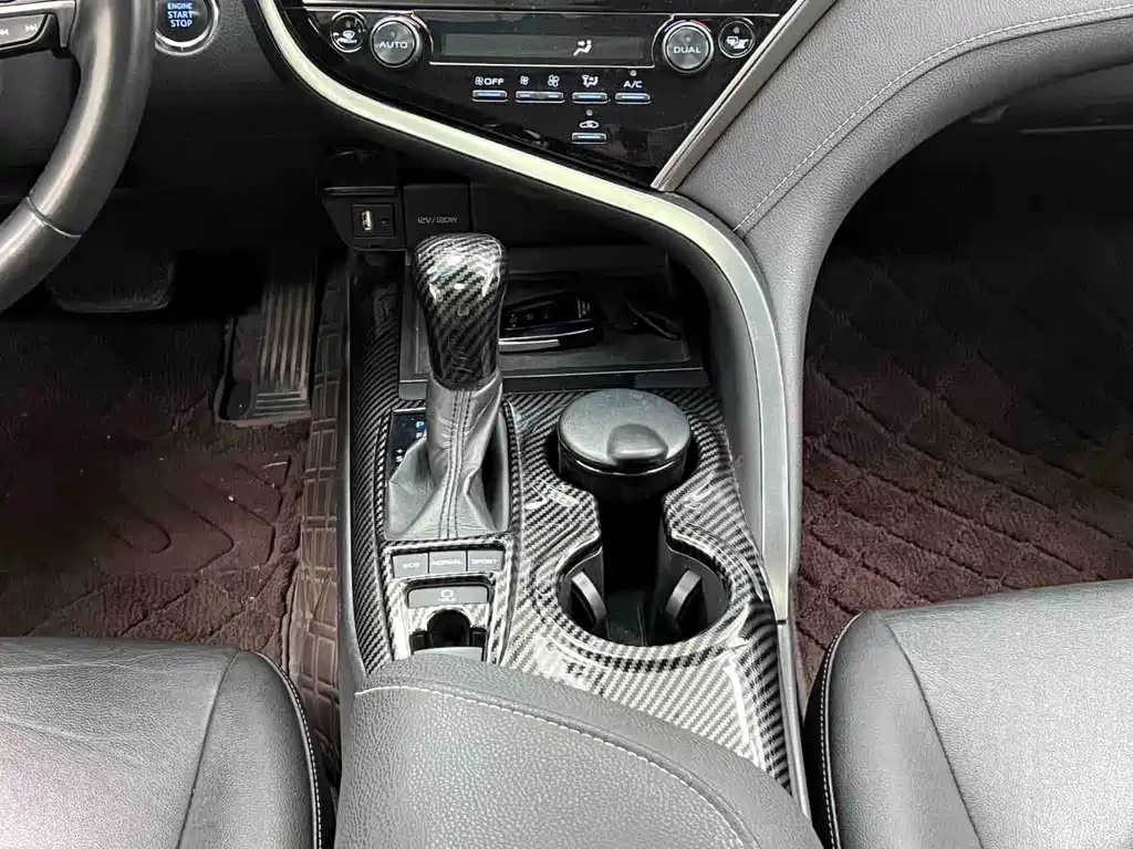 Toyota Camry — миниатюра 24