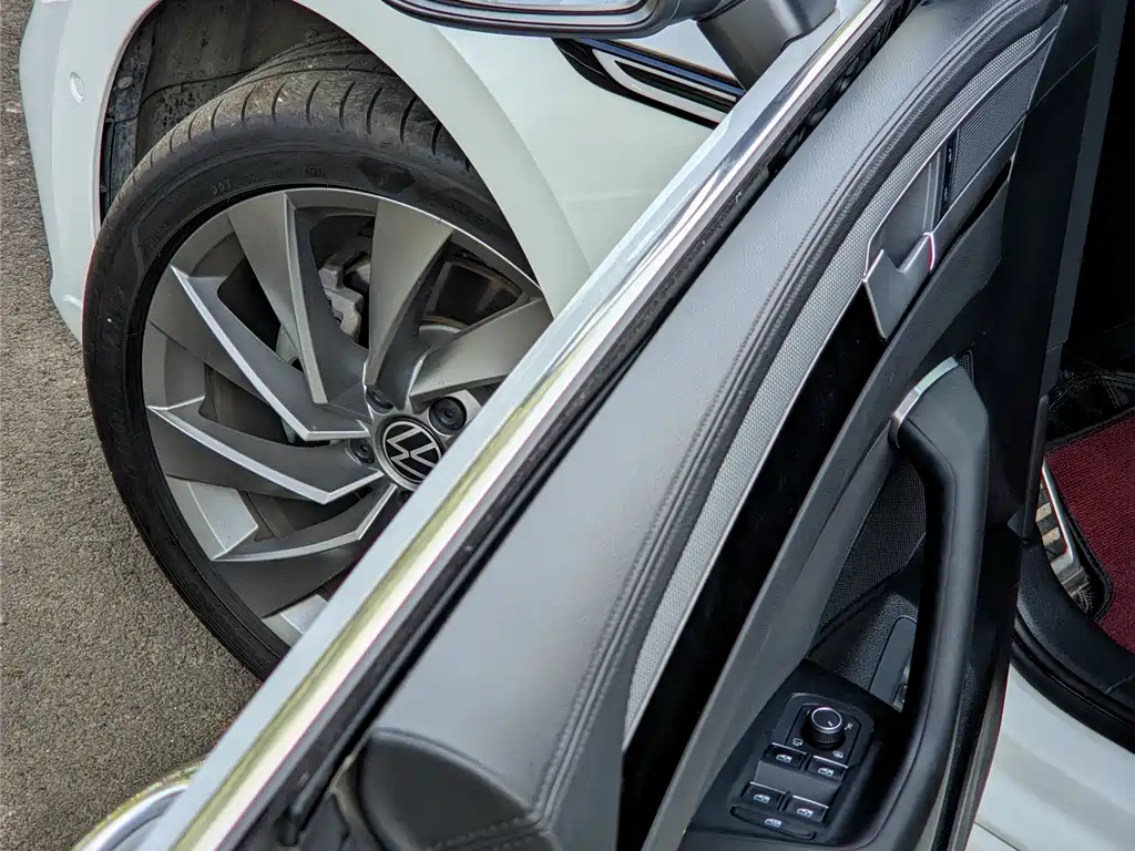 Volkswagen CC — миниатюра 8