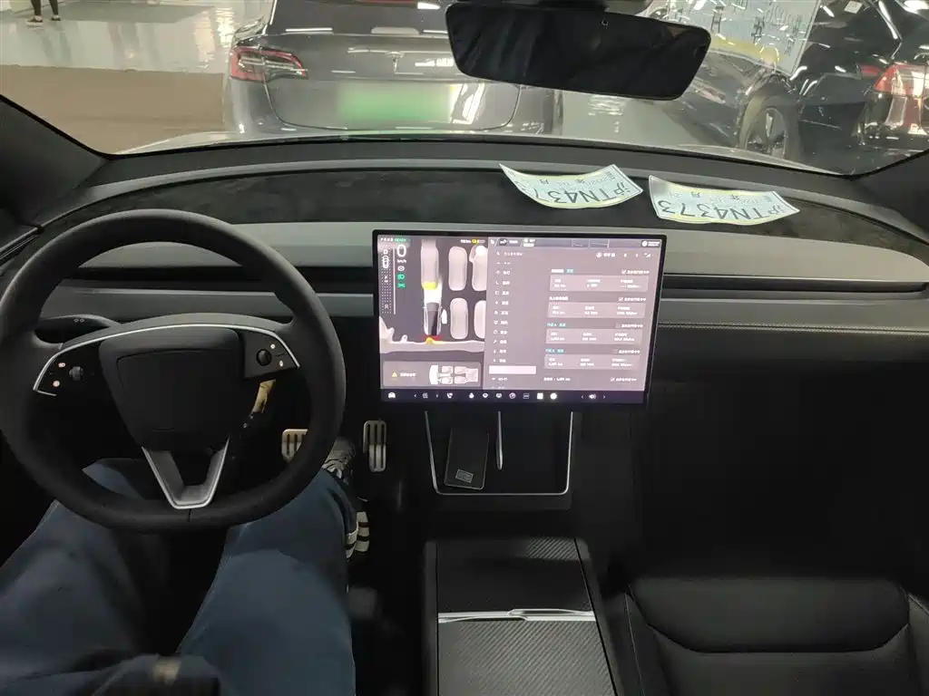 Tesla Model Y L