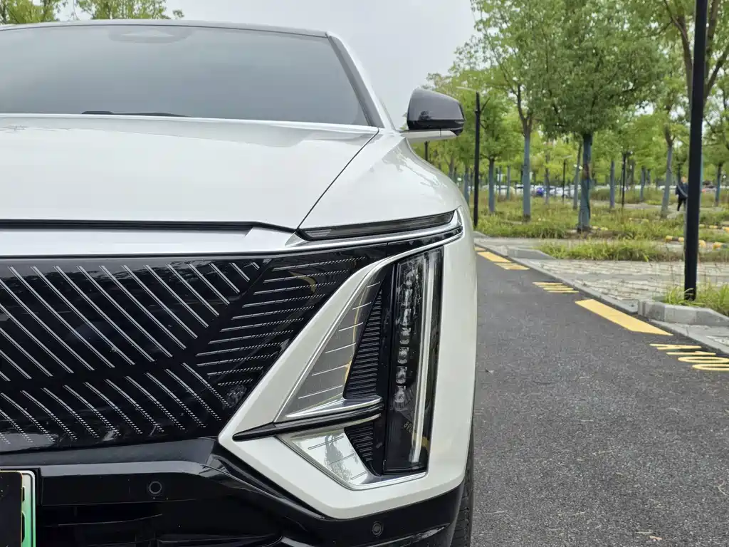 Cadillac Lyriq — миниатюра 26