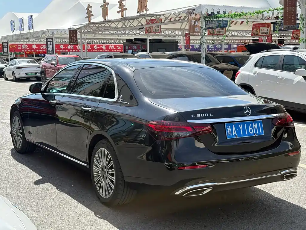 Mercedes-Benz E-Class — миниатюра 8