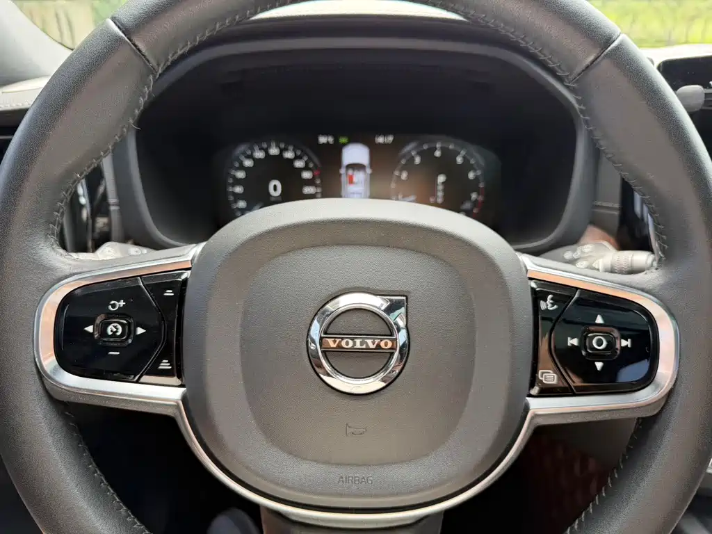 Volvo XC60 — миниатюра 11
