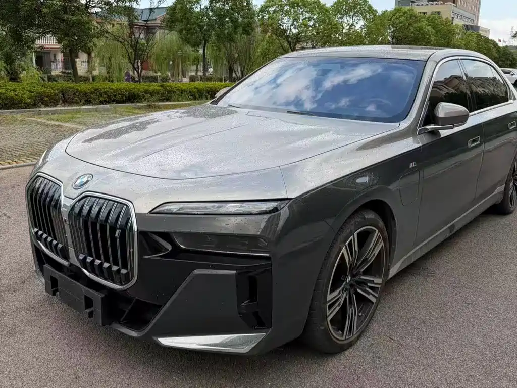 BMW i7 — миниатюра 2