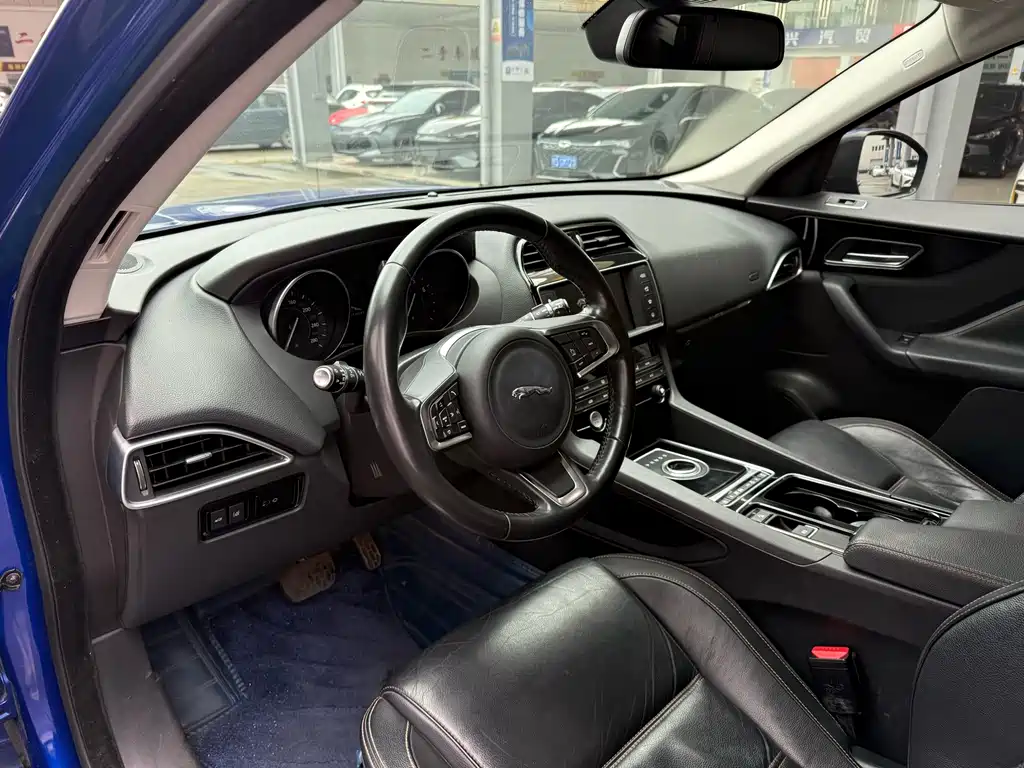 Jaguar F-PACE — миниатюра 4
