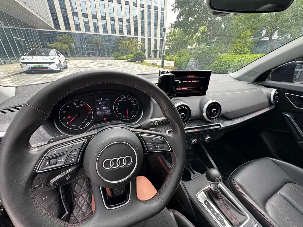 Audi Q2L — миниатюра 5