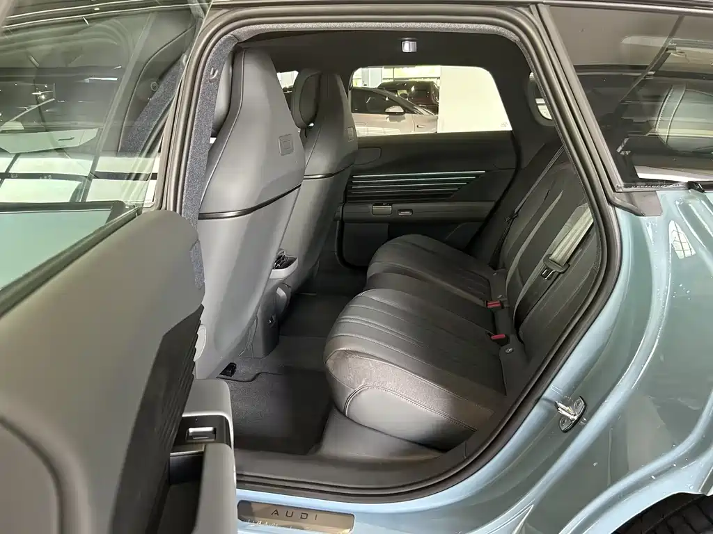 Ауди Ауди. Audi E5 Sportback — миниатюра 5
