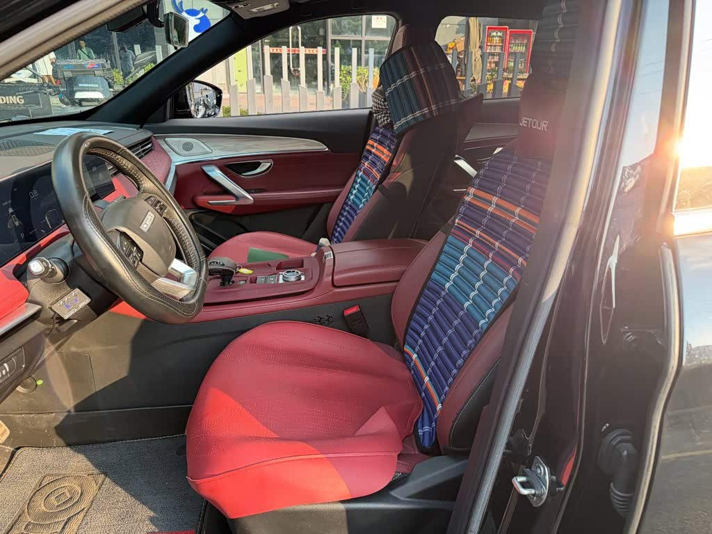 Jetour Jetour X70 PLUS 1.5 л 2023 г. Чёрный, пробег 35000 км