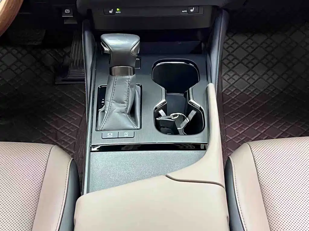 Lexus ES — миниатюра 21