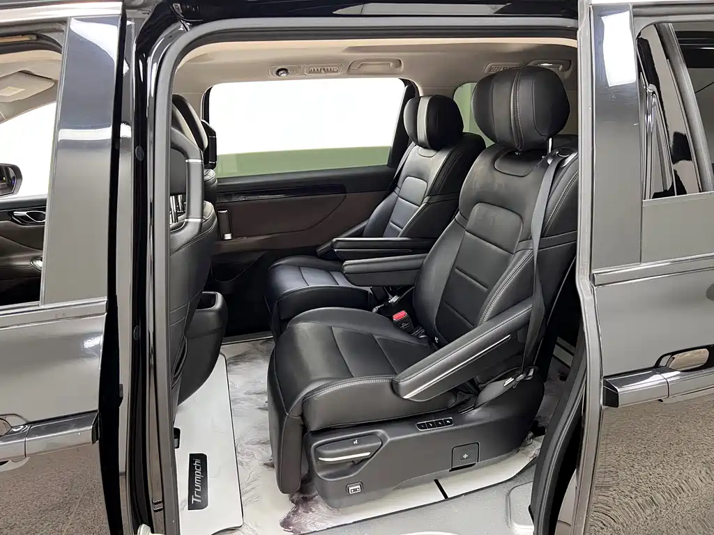 GAC Motor Trumpchi E8 PHEV — миниатюра 16