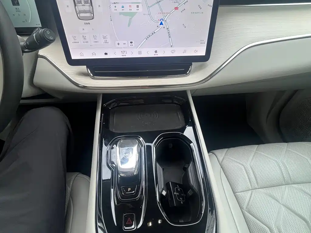 Volvo EM90 — миниатюра 18