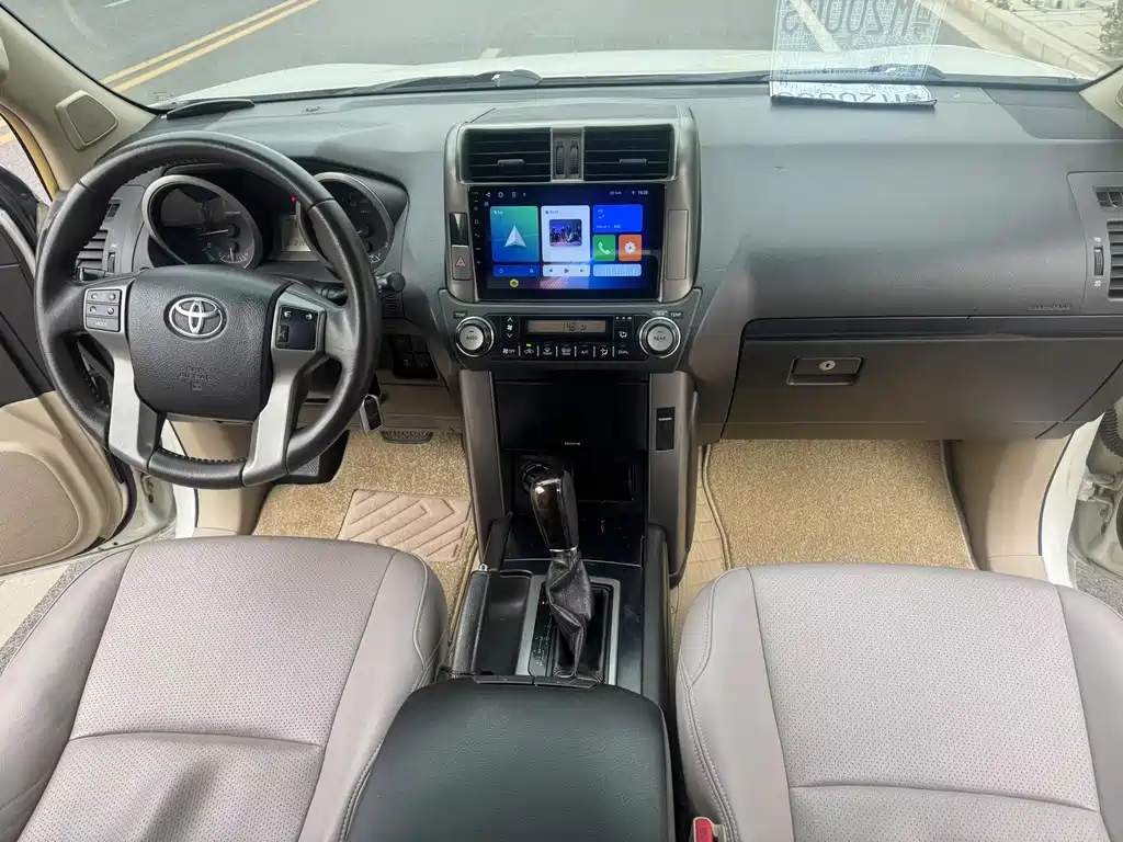 Toyota Land Cruiser Prado 2010 2.7L AT Standard