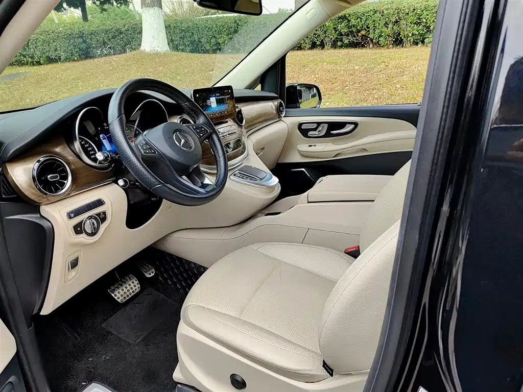 MERCEDES-BENZ V CLASS