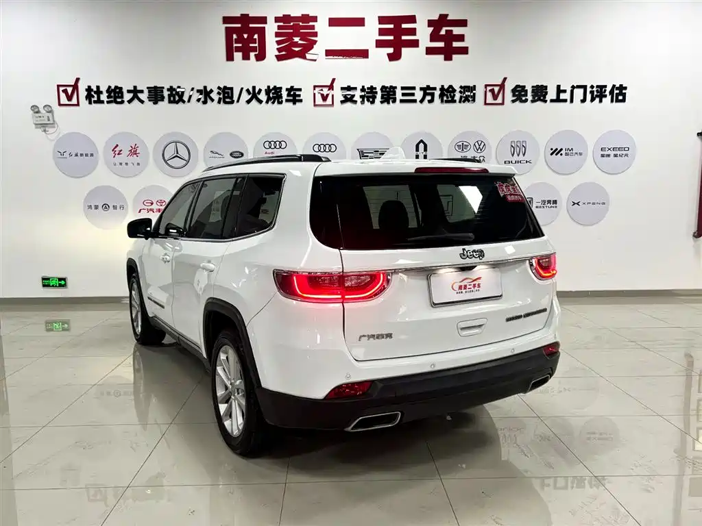 JEEP GRAND COMMANDER