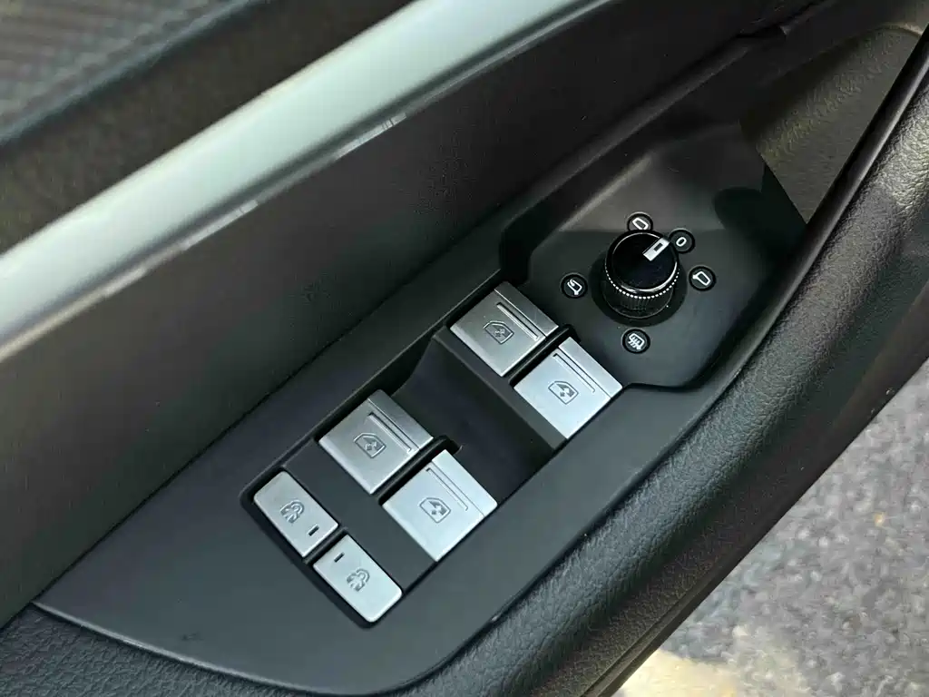 Audi A6L — миниатюра 16