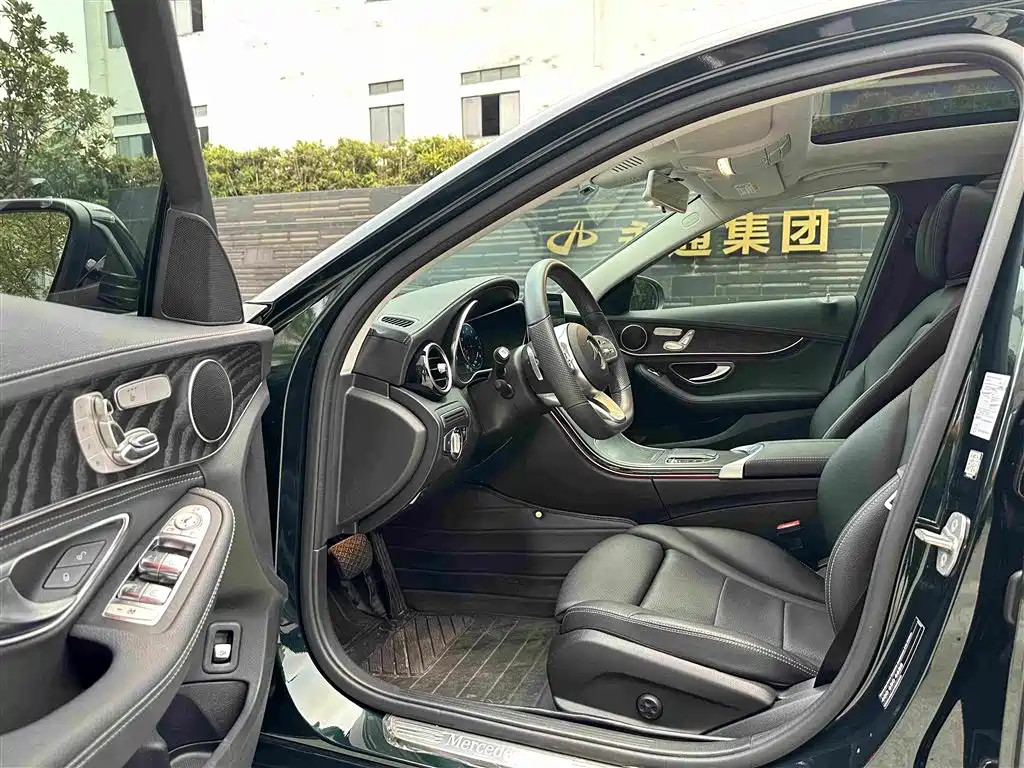 Mercedes-Benz C-Class — миниатюра 9