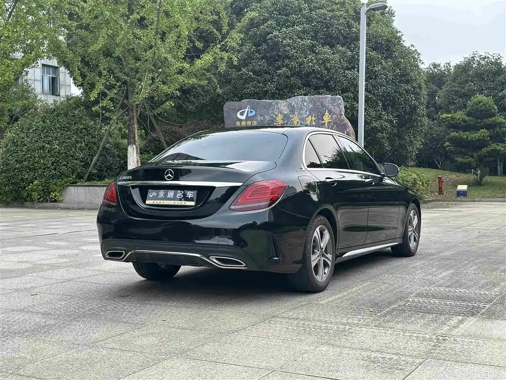 Mercedes-Benz C-Class — миниатюра 15