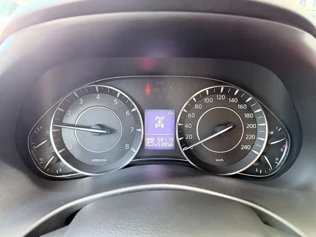 Nissan Patrol — миниатюра 6