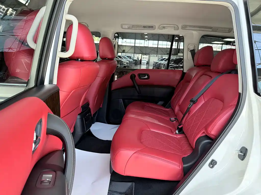 Nissan Patrol — миниатюра 9