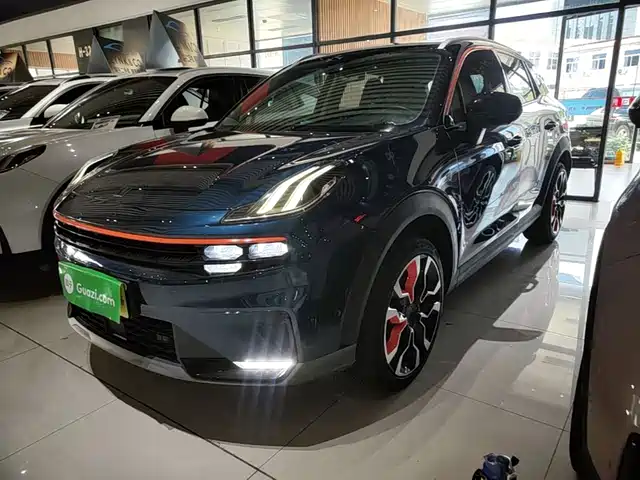 2021 Lynk & Co 06