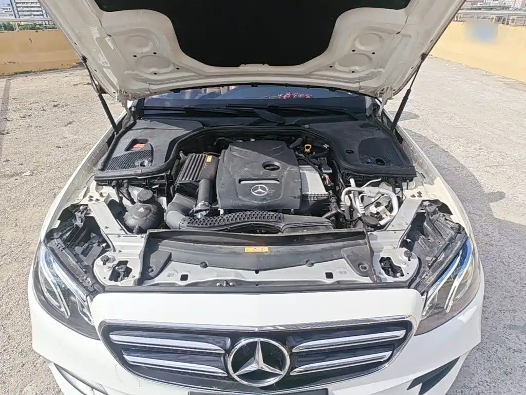 Mercedes-Benz E-Class — миниатюра 20