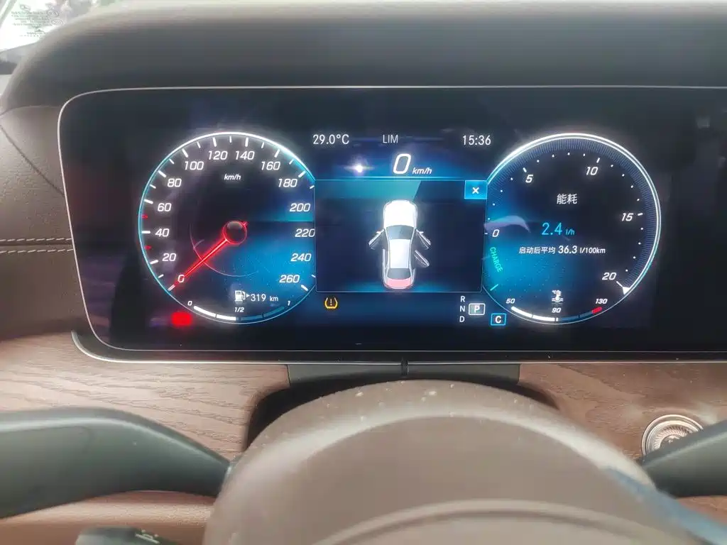 Mercedes-Benz E-Class — миниатюра 4