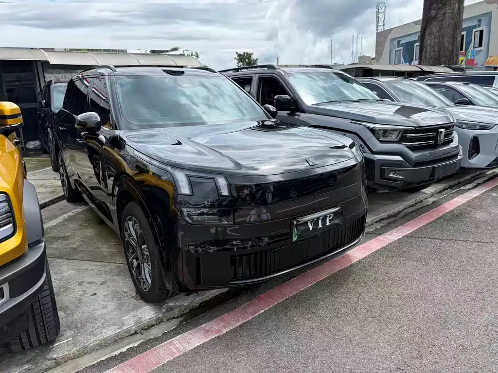 Lynk & Co 900 — миниатюра 3