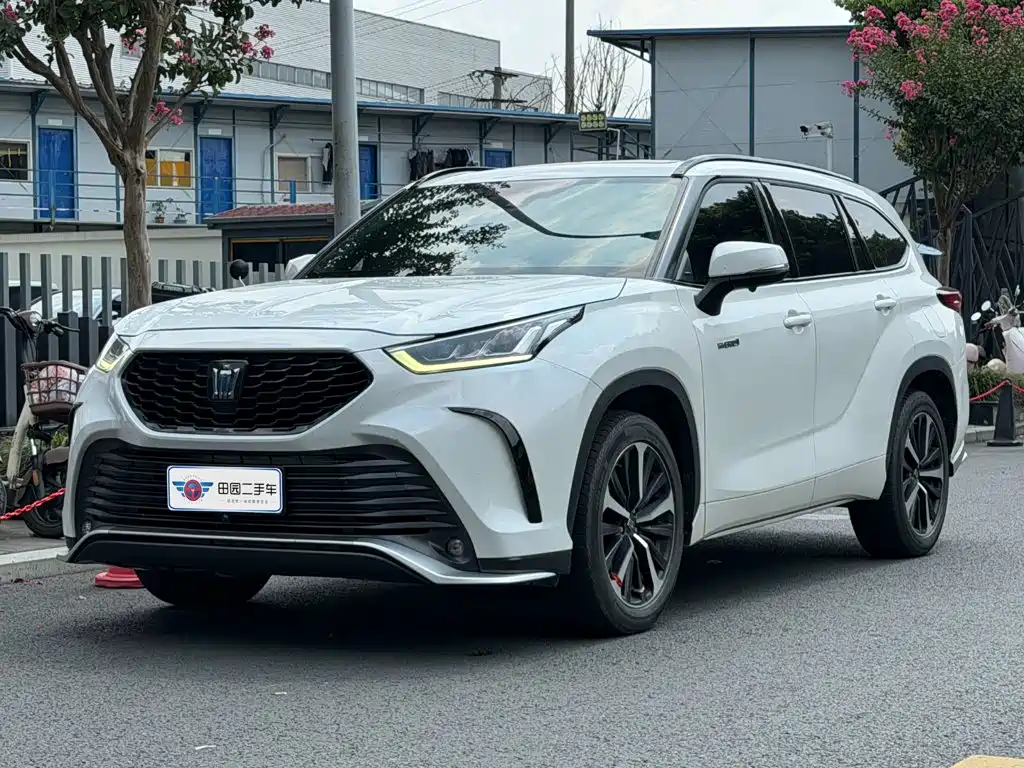 Toyota Crown Kluger