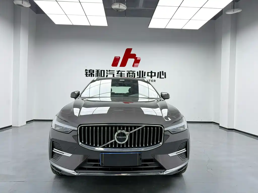 Volvo XC60 2025