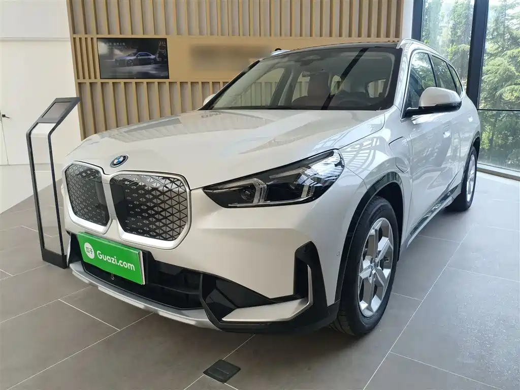BMW iX1 2026