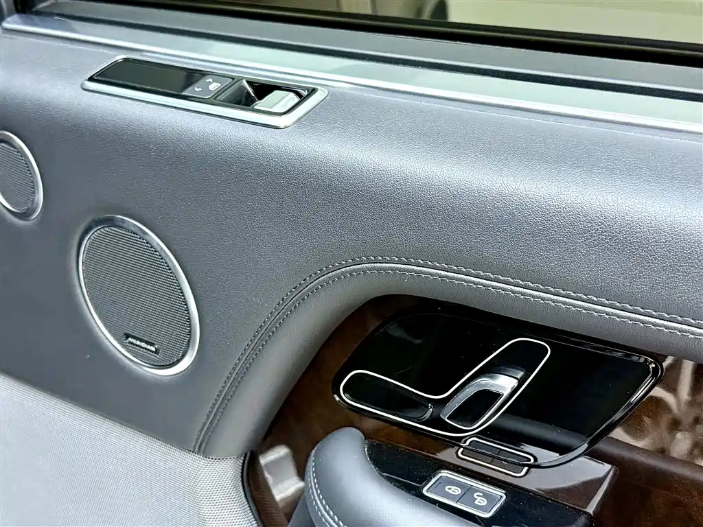 Land Rover Range Rover — миниатюра 19