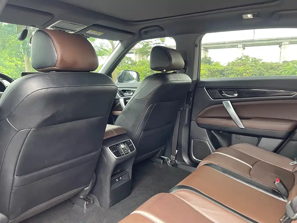 Honda UR-V 370TURBO 2WD Elegant Edition, фото 26