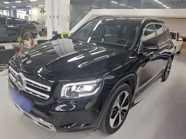 MERCEDES-BENZ GLB