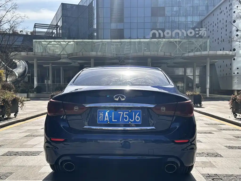 INFINITI Q50L